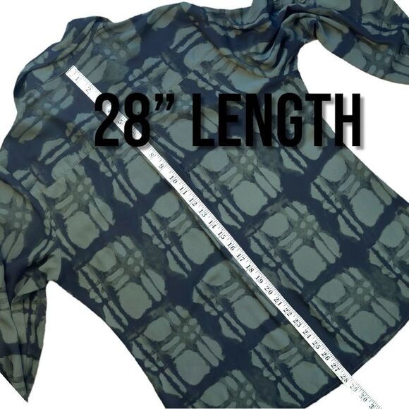 ❌❌NOT FOR SALE Express Green Patterned Semi- Sheer Portofino Blouse Sz L - Picture 9 of 9